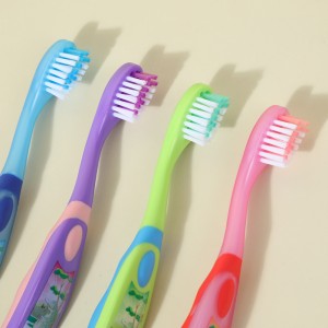 แปรงสีฟันที่เป็นมิตรกับสิ่งแวดล้อมสำหรับเด็ก ๆ