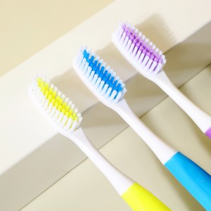 การดูแลฟันแปรงสีฟันในครัวสุขอนามัยในช่องปาก