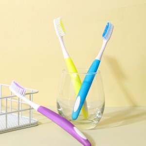 การดูแลฟันแปรงสีฟันในครัวสุขอนามัยในช่องปาก